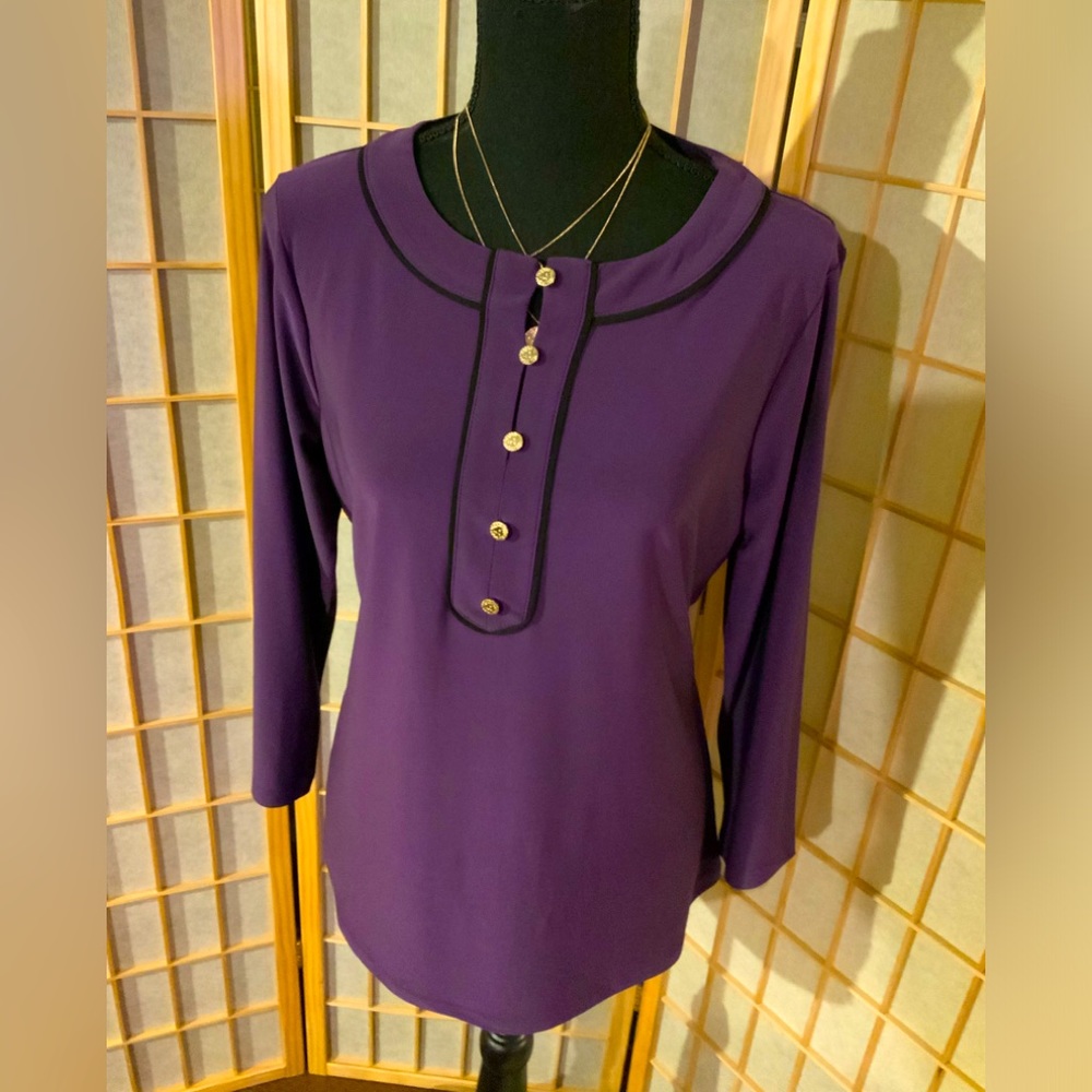 Anne Klein - Purple/black 5 button Top. Sz m